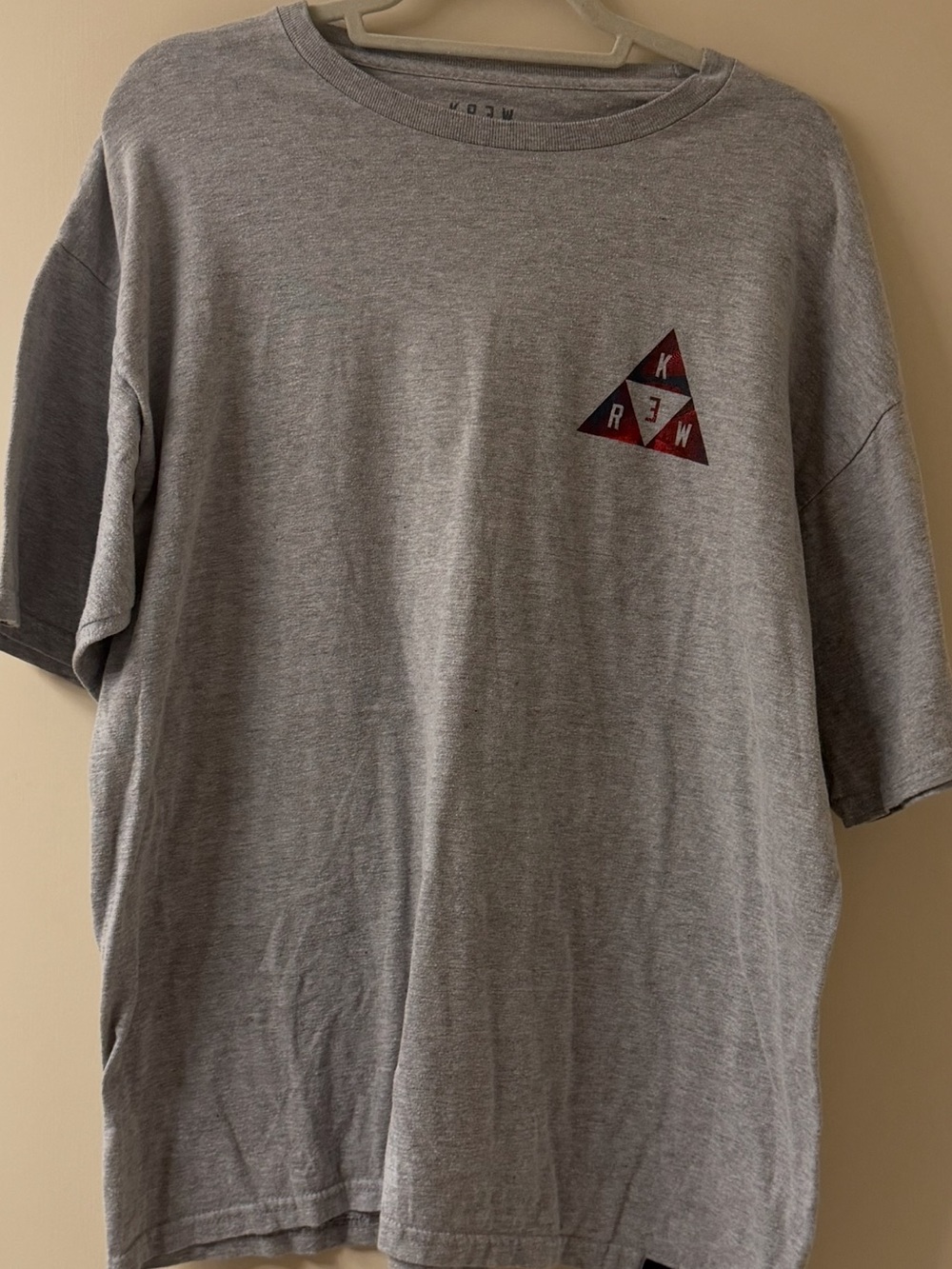 KREWE Gray Short-Sleeve Tee with Small Red Graphic